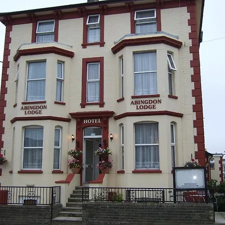 Abingdon Guest Lodge-3