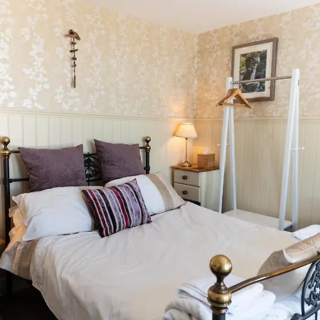 Bosayne Guest House-2