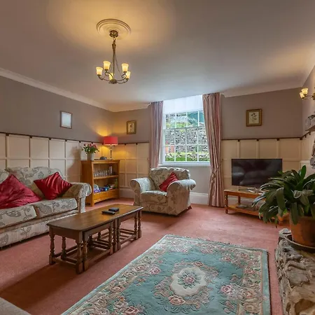 Stratton Gardens-3
