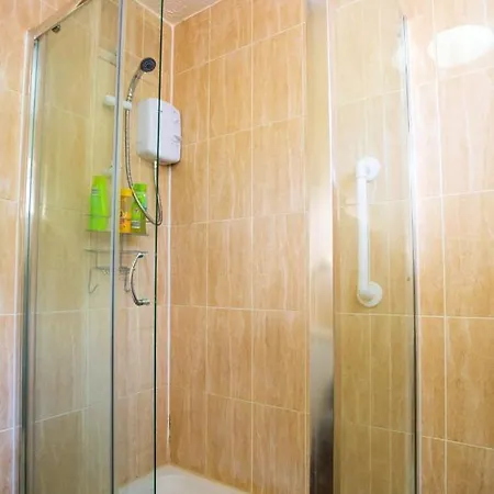 Private Room In Birmingham City Centre With Free Parking-3