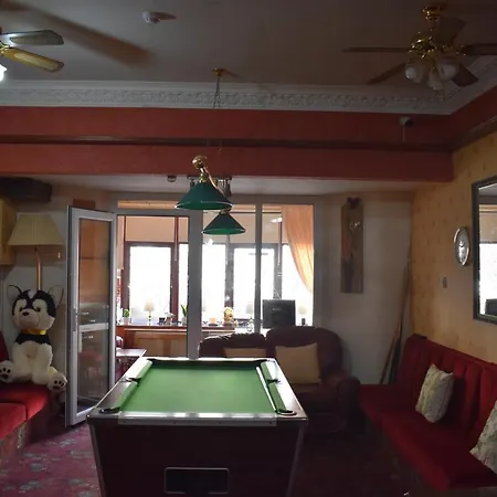 Lyndhurst Hotel-2