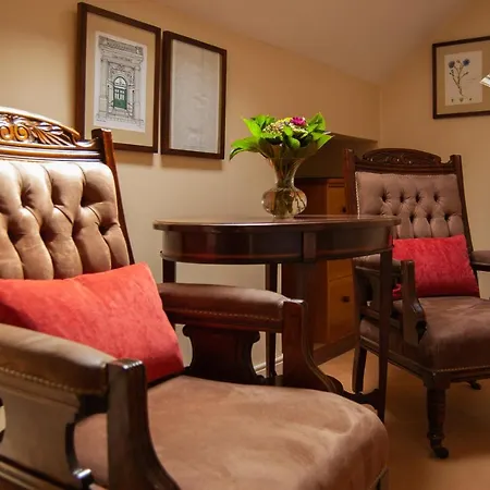 Ravenhill House-3