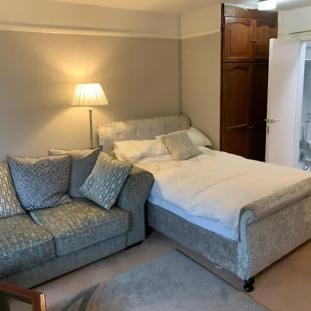 Debbie'S Digs-2