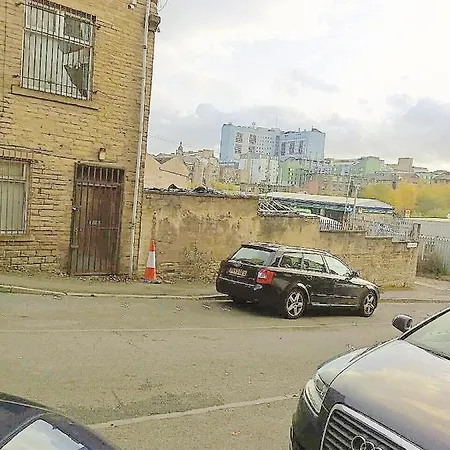 Double Room Close To Bradford University And City Centre-3