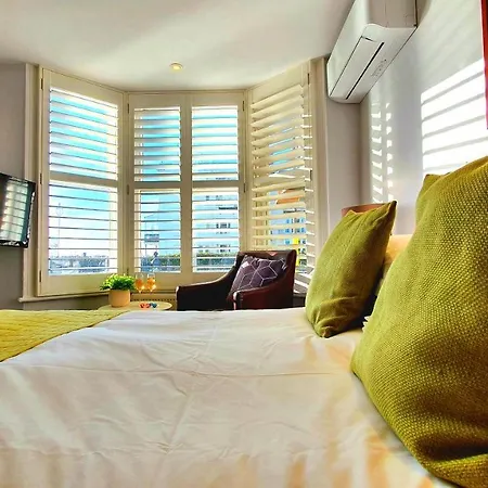 A Room With A View - Free Parking-2