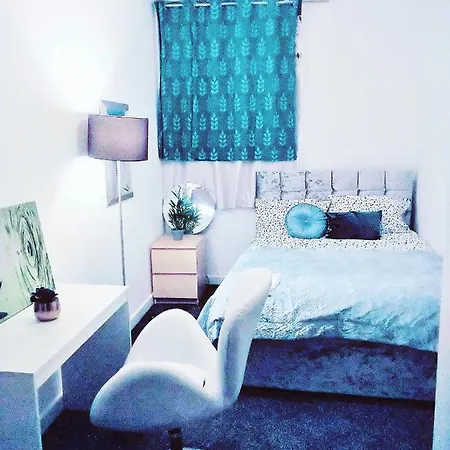 Cosy Double Room Close To University Of Bradford And City Centre-3