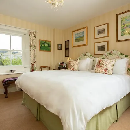 Ingram House Bed & Breakfast-3
