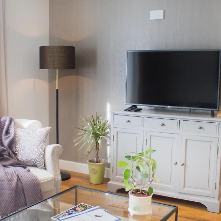 Henge House, Bluestone Apartment-2