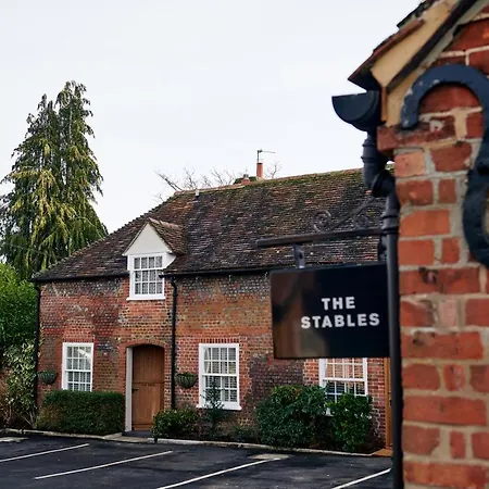 Hare And Hounds - Newbury-3