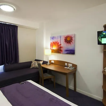 Premier Inn Derry / Londonderry-2