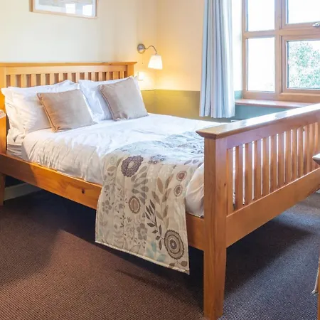 The Half Moon Inn And Country Lodge-2