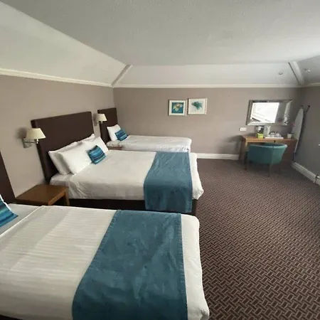 Hinton Firs Hotel-3