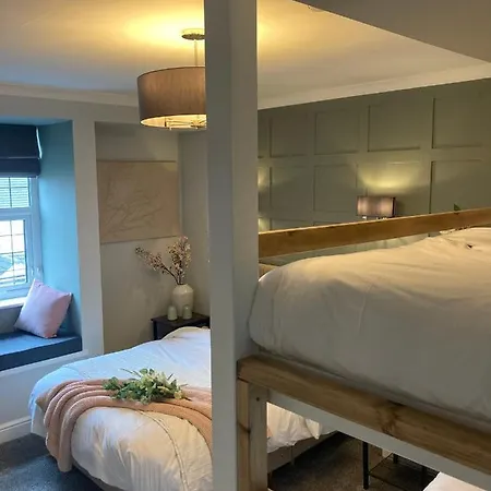 Abbey Court Guest House-3