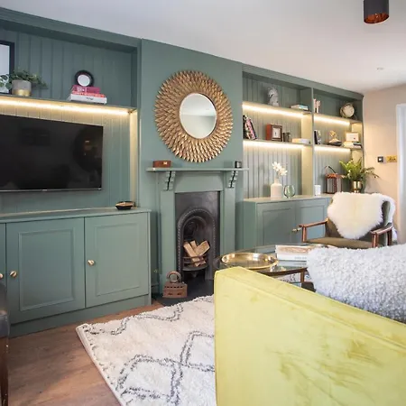 Luxury Warwick Townhouse I Walk To Castle I Dog Friendly I Private Patio Garden I-2