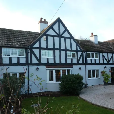 Newark Lodge Guest House-3
