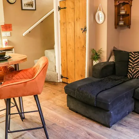Black Gem Cottage-2