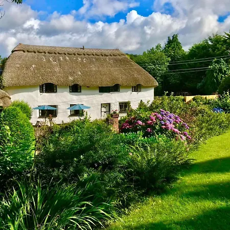 The Barn And Pinn Cottage-3