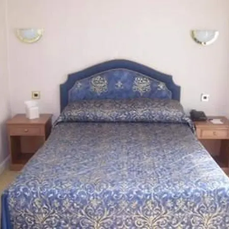 Barn Hotel London Ruislip-2