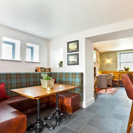 Pentonbridge Inn - Restaurant With Rooms-3
