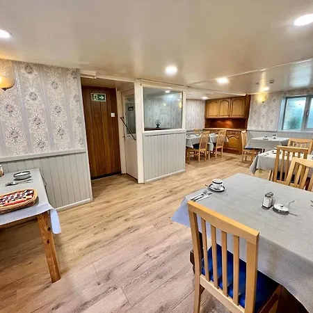 Gwesty Guest House-2