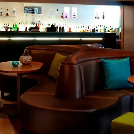 The George Hotel & Monty'S-2
