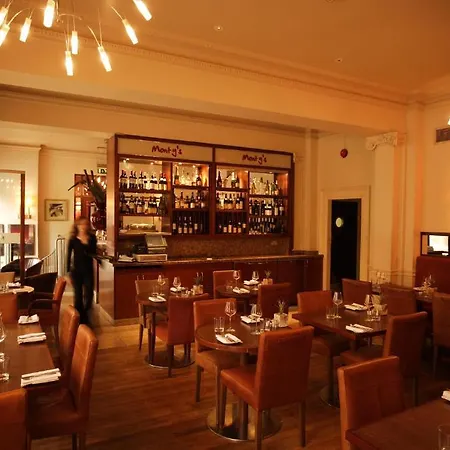 The George Hotel & Monty'S-3
