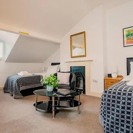 Rowntree Lodge-2