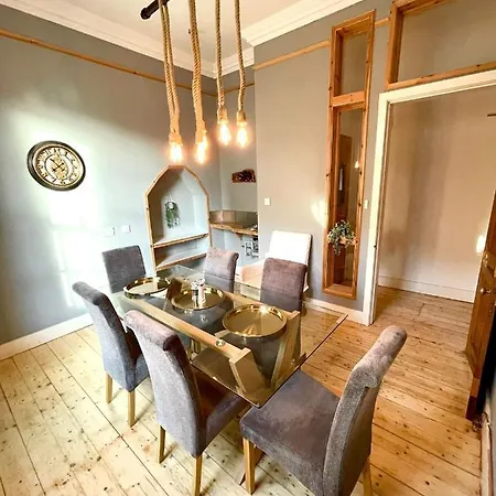 Newington House-3