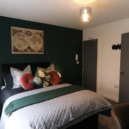 Boutique 5 Bed Home On Birdwell Road - Free Parking-2