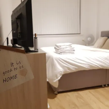 Lovely 1-Bedroom Rental Unit With Free Parking!-3