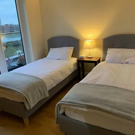 Thames View Apartment, Imperial Wharf-2