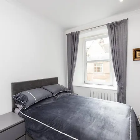 City Centre 2 Bedroom Flat-3