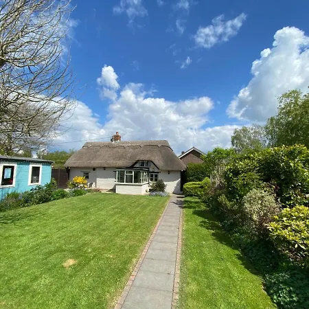 Thatch Cottage, East Boldre Nr Beaulieu And Lymington-2