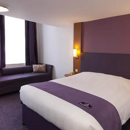 Premier Inn Tonbridge-3
