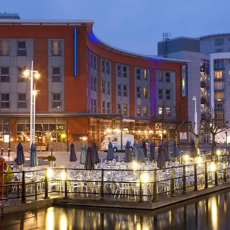 Holiday Inn Express Portsmouth Gunwharf Quays By Ihg-3