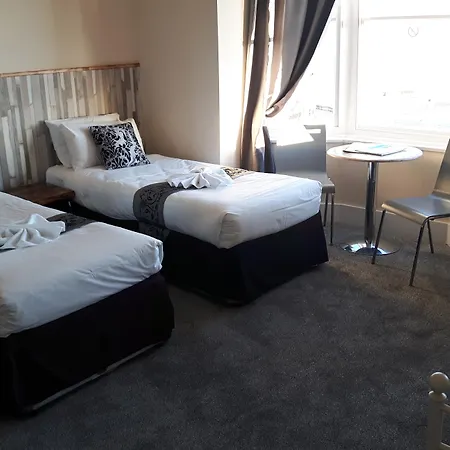 New Madeira Seafront Hotel-3