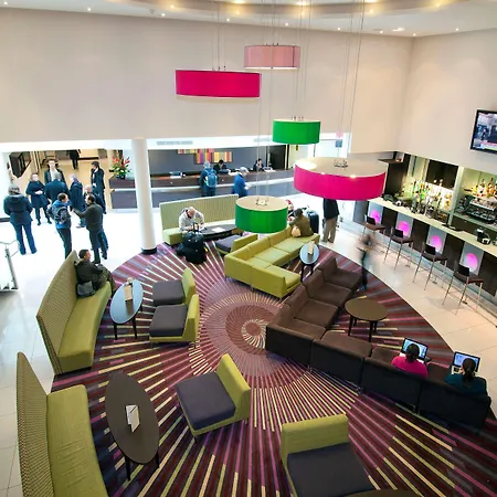 Doubletree By Hilton London Heathrow Airport-3