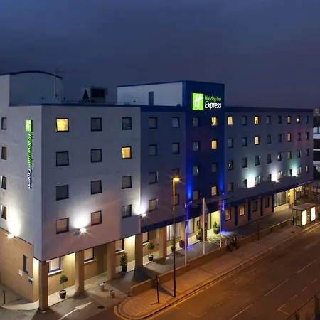 Holiday Inn Express Park Royal By Ihg-3