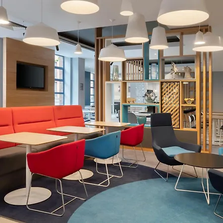 Holiday Inn Express Belfast City By Ihg-3