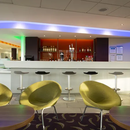Holiday Inn Express Dunstable By Ihg-2