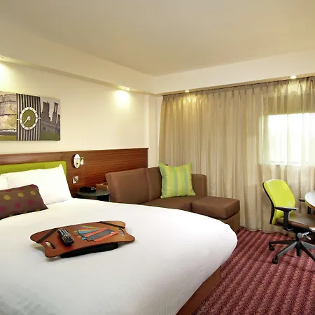 Hampton By Hilton Corby-2