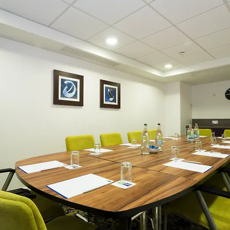 Holiday Inn Express Harlow By Ihg-2