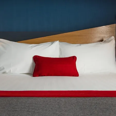 Holiday Inn Express Newport By Ihg-2