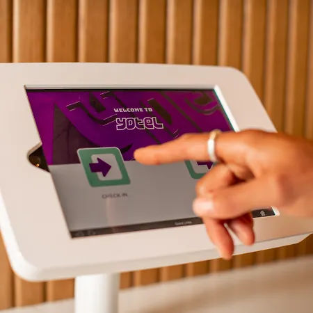Yotel Edinburgh-3