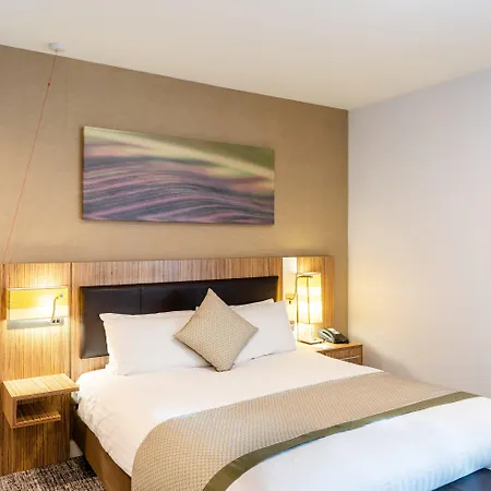 Holiday Inn Stevenage By Ihg-3