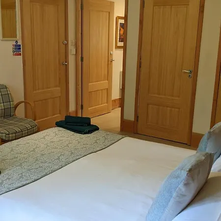 Owl Lodge Bed & Breakfast-3