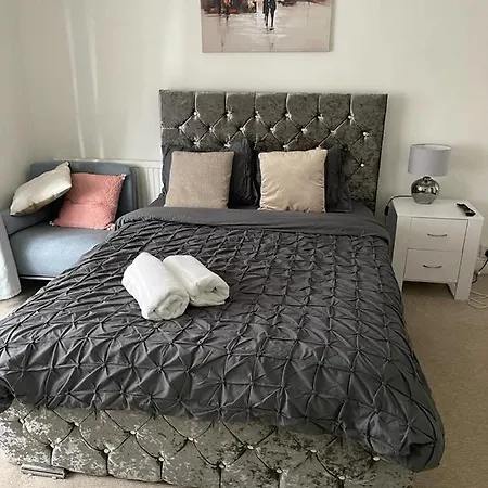 Alder En-Suite Self Catering With Private Shower 3-3