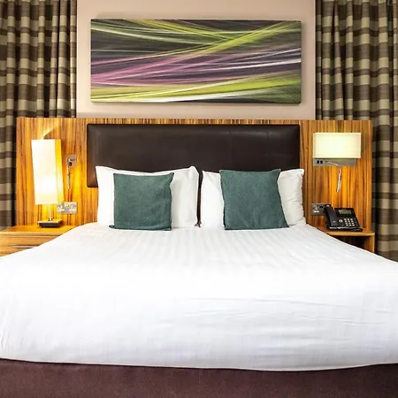 Heathrow Slough Hotel And Suites-2