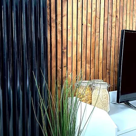 Modern En Suite Bedroom Close To City Centre-2