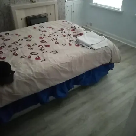 East Belfast Rooms Available Long Or Short Term Accommodation-3